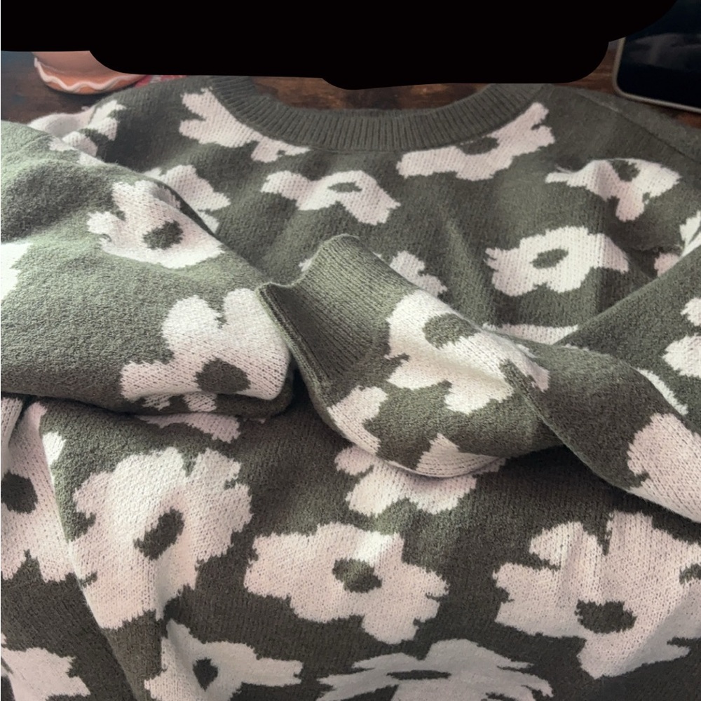 Floral Patterned Green Sweater